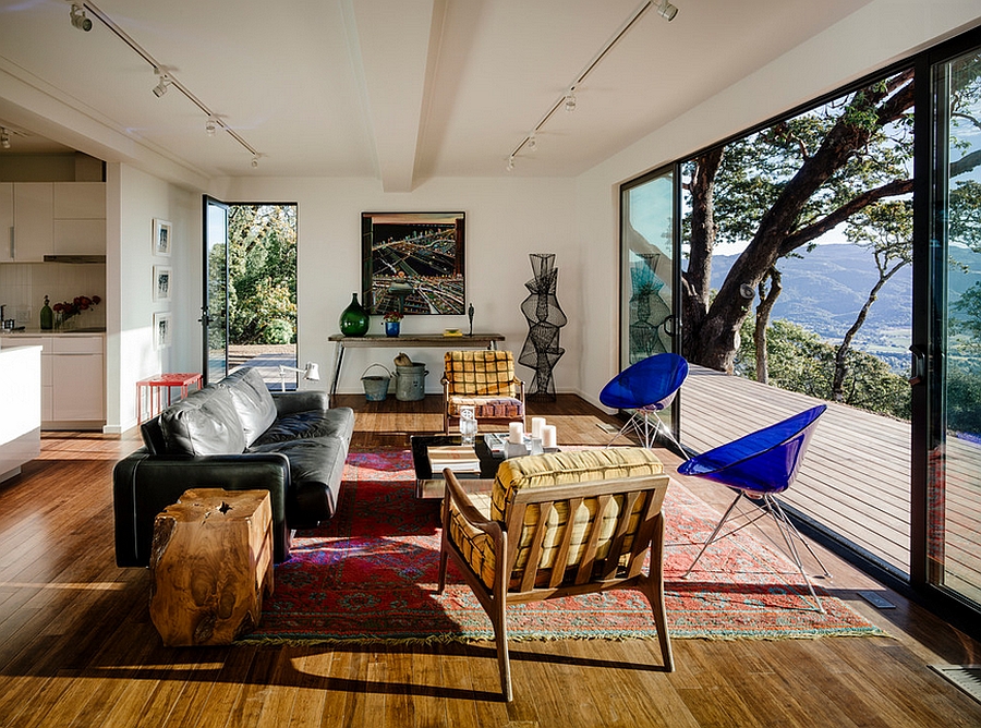 Eros Chair brings pops of blue to the stunning mountain cabin [Design: Connect Homes]