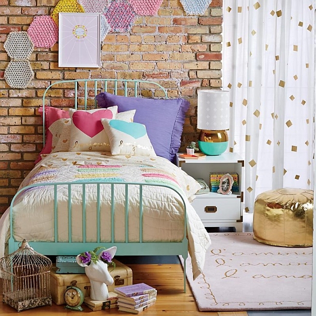 Kids' room with a touch of eclectic style