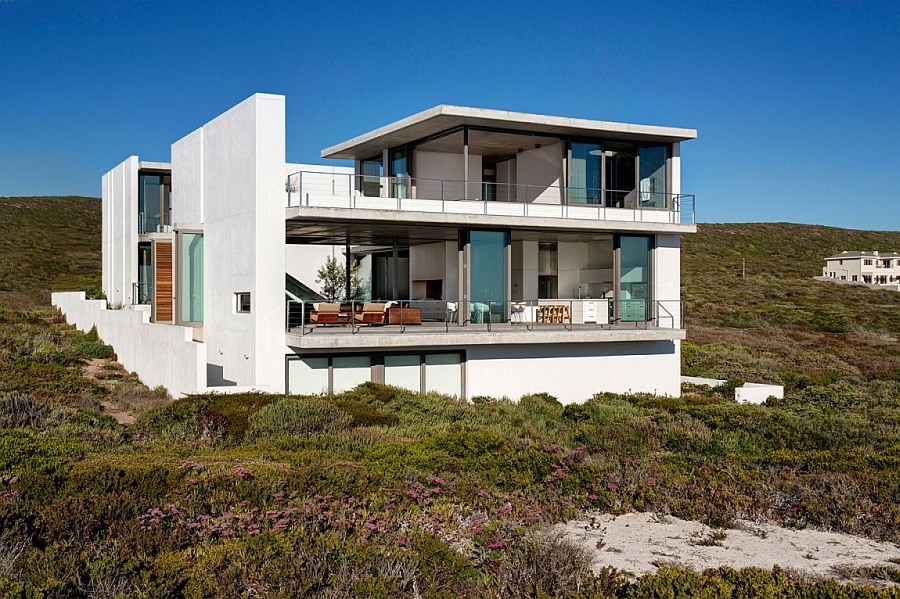 Rear of the Pearl Bay Residence opening up towards the ocean