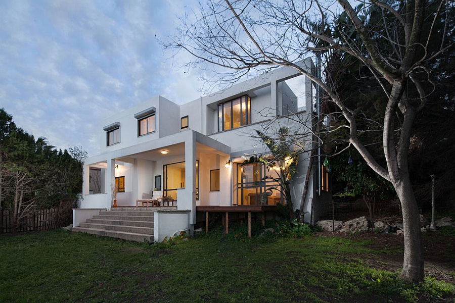 Thick forest of oak and natural wood surround the lovely house in Jazreel Valley