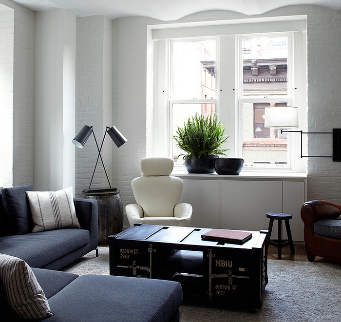 B&B Italia sectional with a smart coffee table in the small living room [Design: SchappacherWhite Architecture]