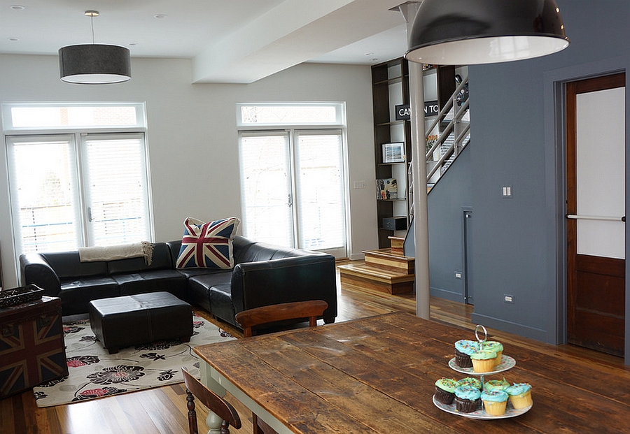 Blue and brown living room with a rustic touch [Design: moss]