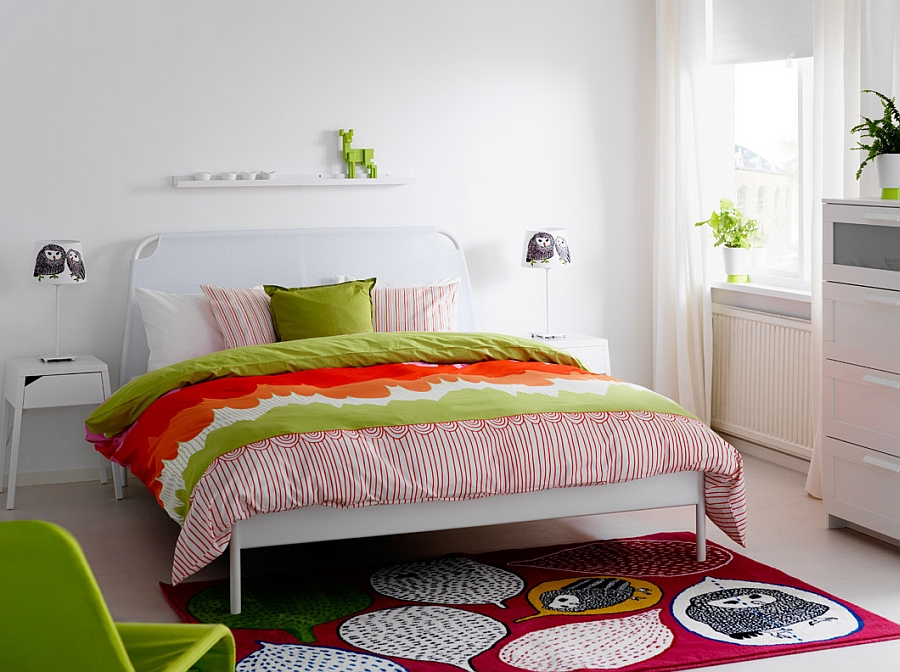 Colors, patterns and decor steal the show in this bedroom!