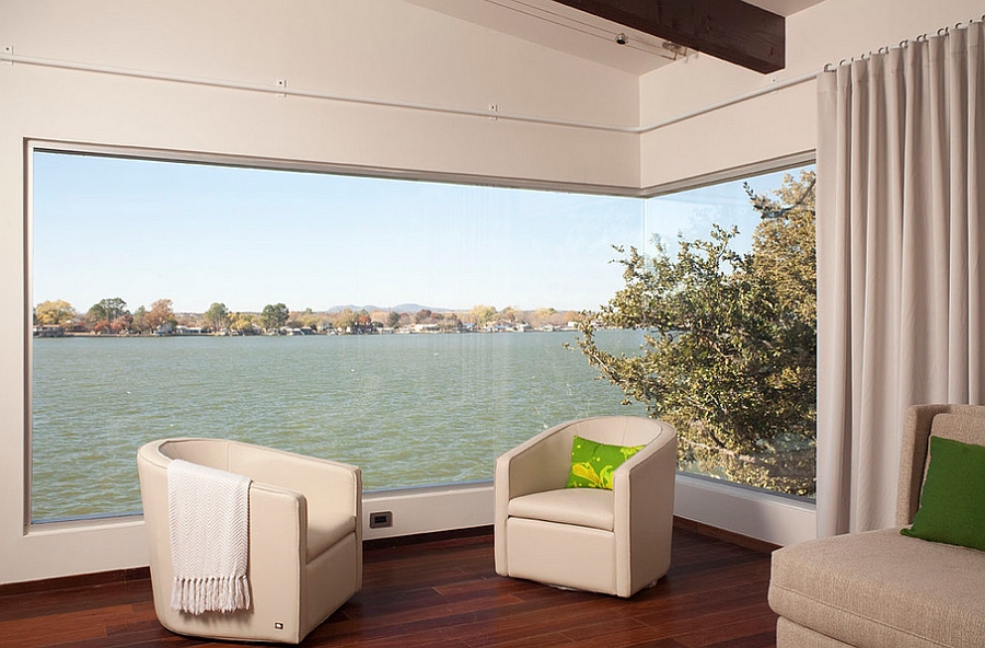 Corner glass window brings the outdoors inside [Design: Dick Clark + Associates]