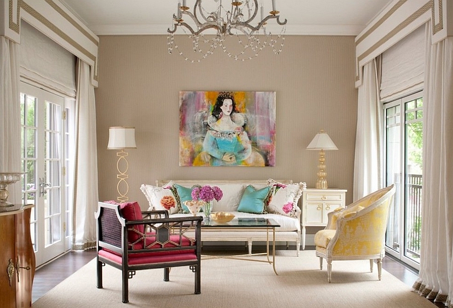 Exquisite decor pieces and classical art in the living room