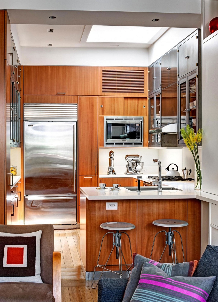 Small and elegant kitchen draped in wood