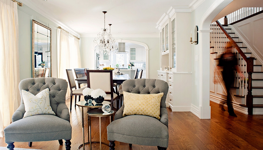 Smart nesting tables complement the color scheme of the room perfectly