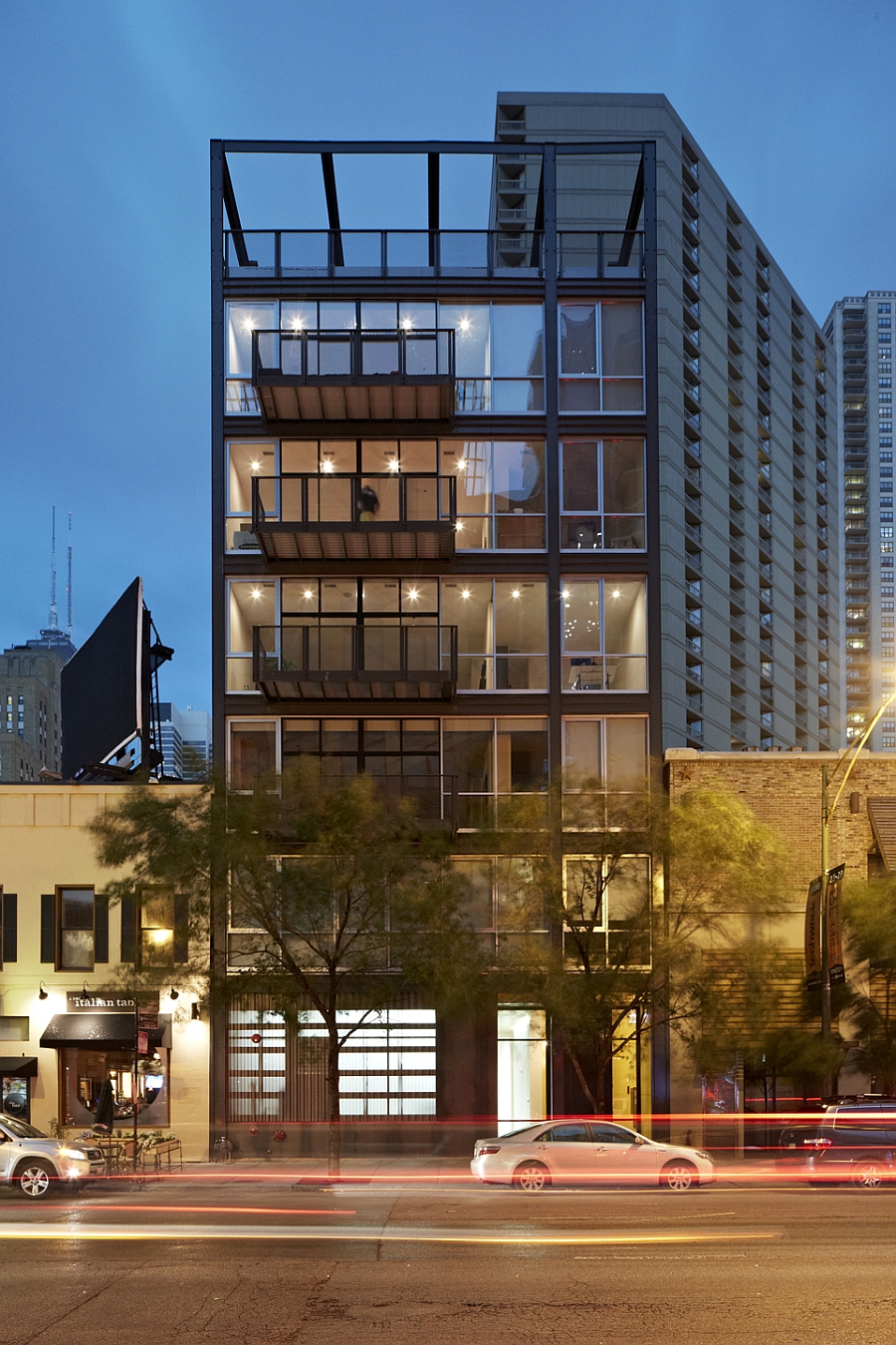 Steel and glass facade gives the building the timeless Chicago charm