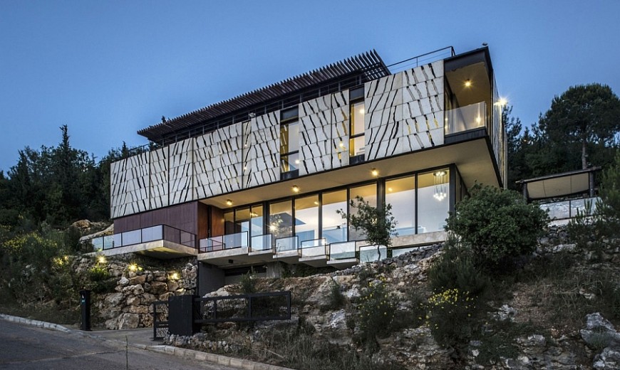 Spectacular Tahan Villa Amazes With A Dynamic Facade And Panoramic Sea Views