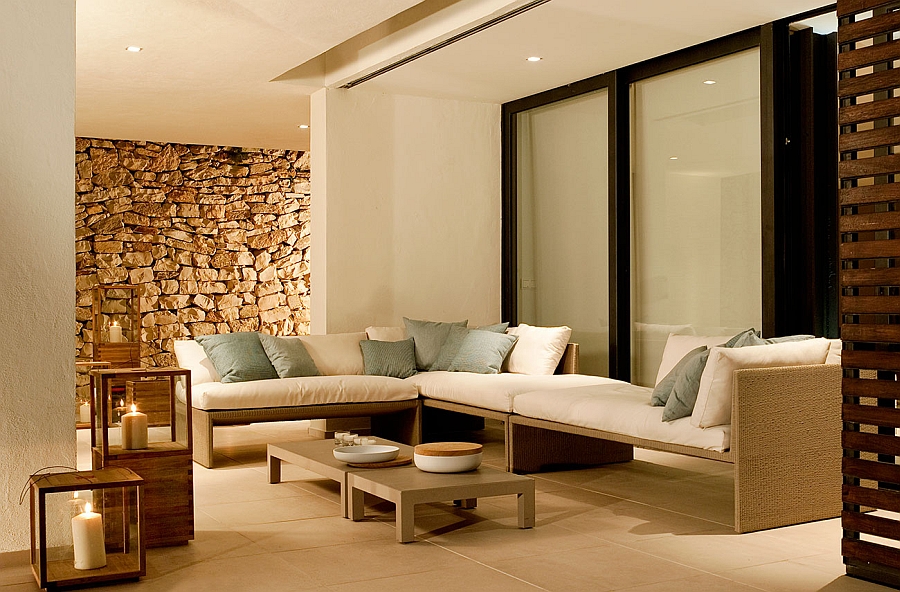 Terra Sofa is a perfect fit for the gorgeous modern patio