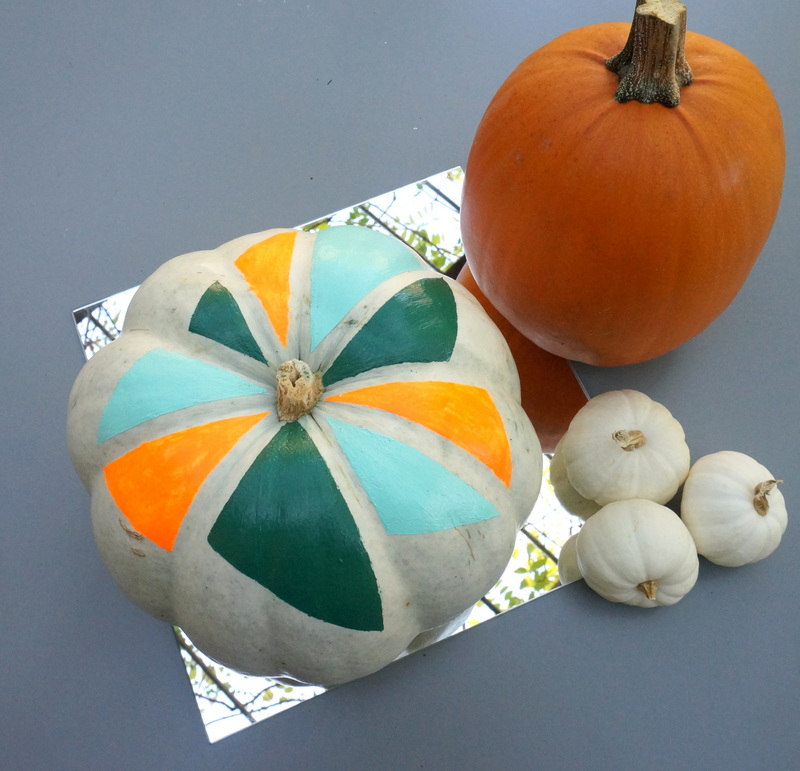 A festive fall pumpkin vignette