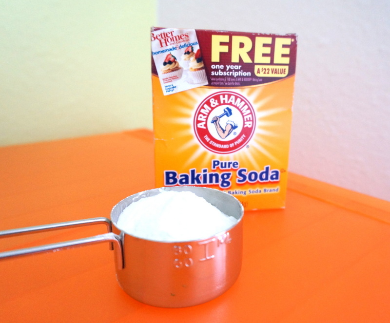 Baking soda and a measuring cup