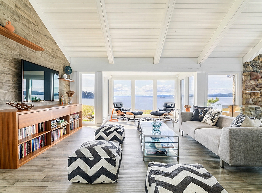 Beach style family room for the modern home [Design: Johnson + McLeod Design Consultants]