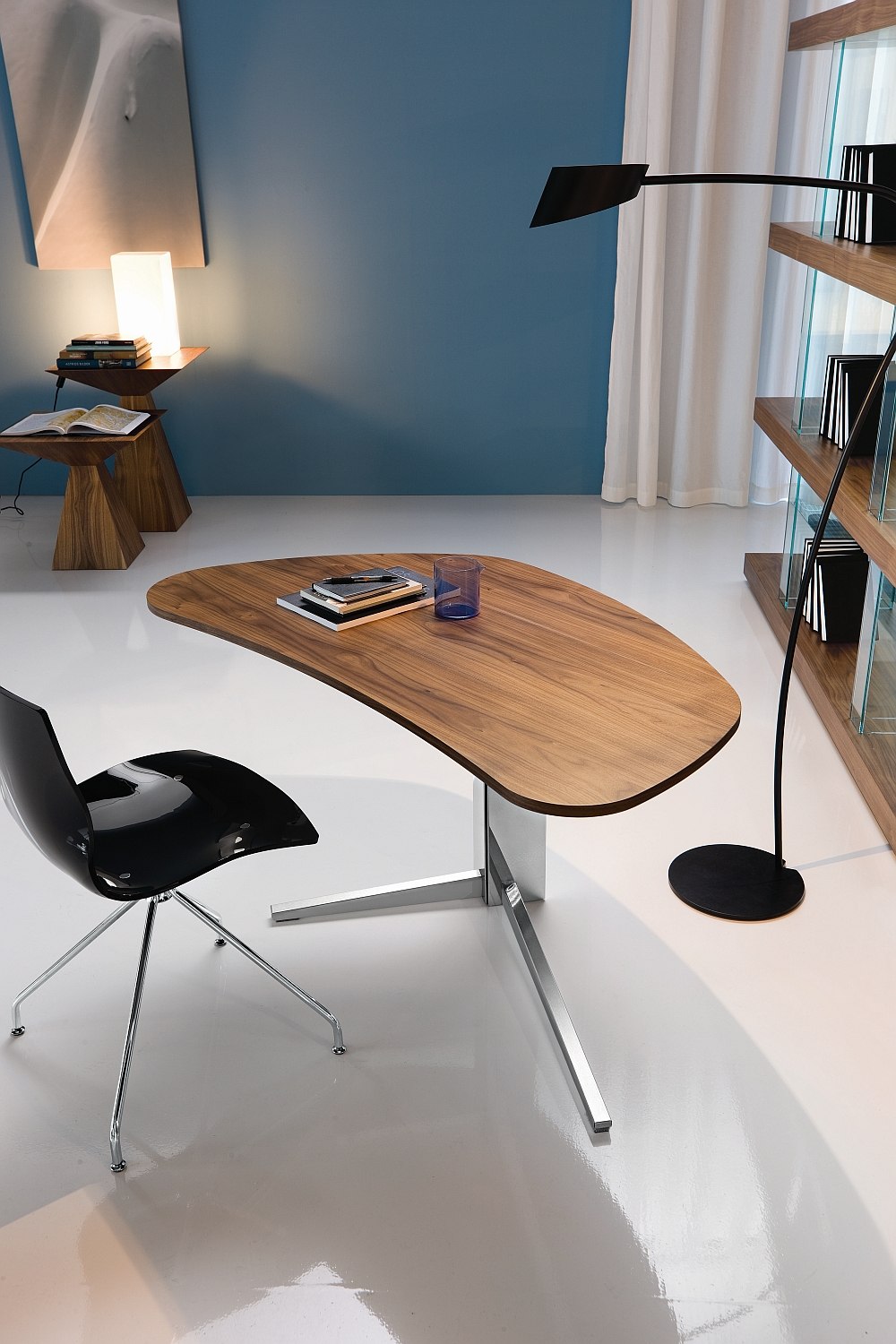 Beautiful desk for home and office designed by Paolo Cattelan