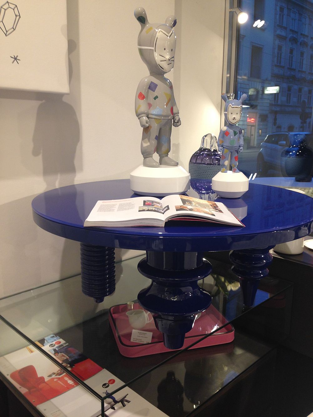 Blue lacquered multileg table - BD Barcelona