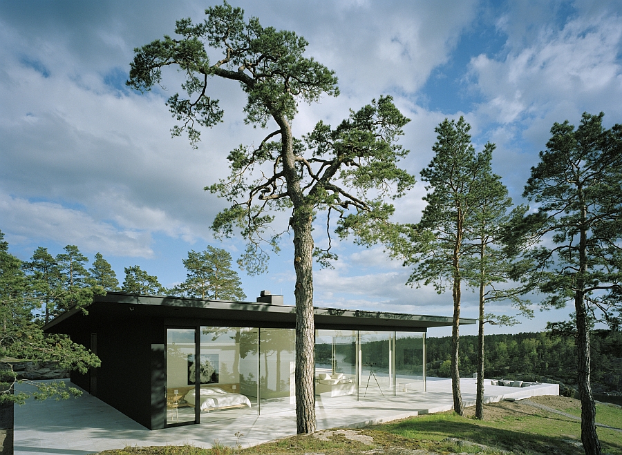 Brilliant contemporary lakefront home in Sweden