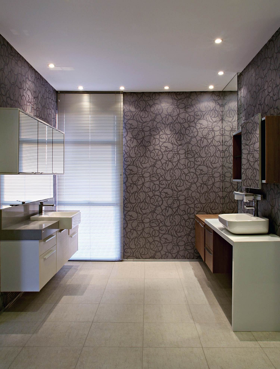 Chic pattern of the bathroom walls steals the show