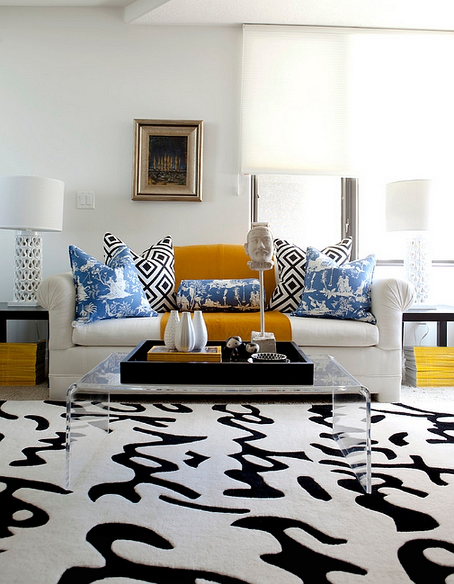 Classy combination of yellow and light blue in the living [Design: Caitlin Wilson]