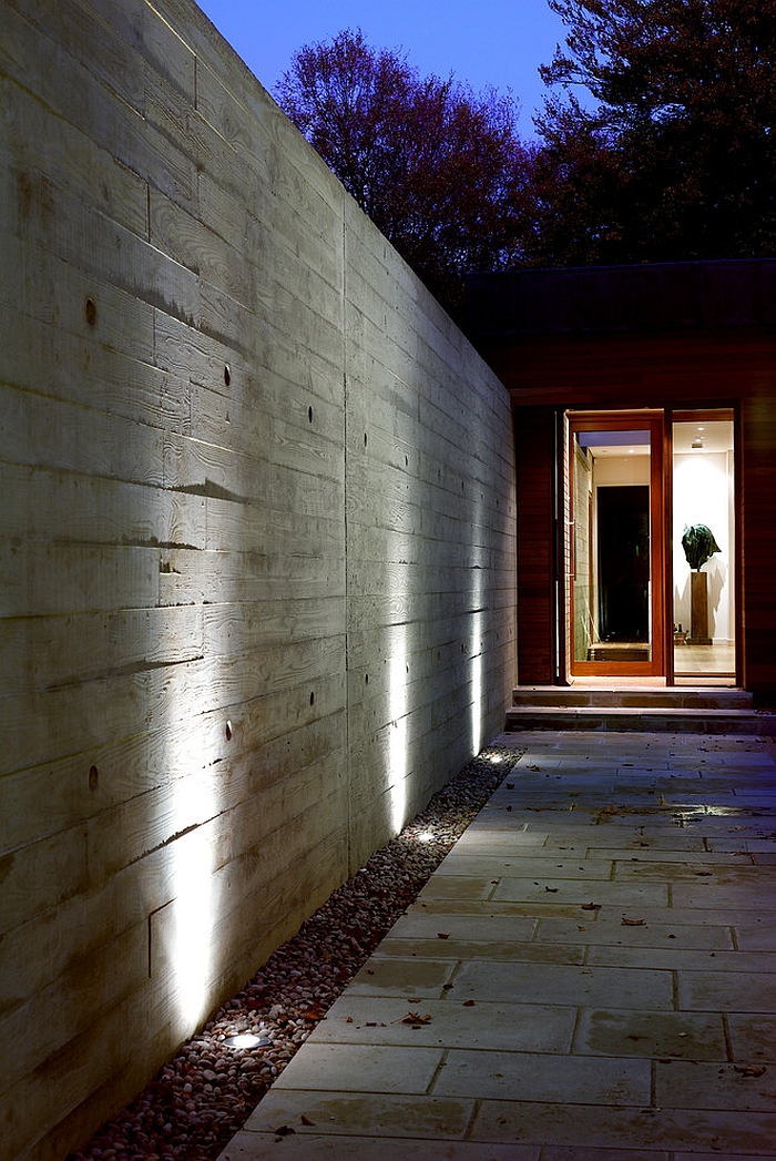 Concrete wall helps in maintaining a constant temperature indoors