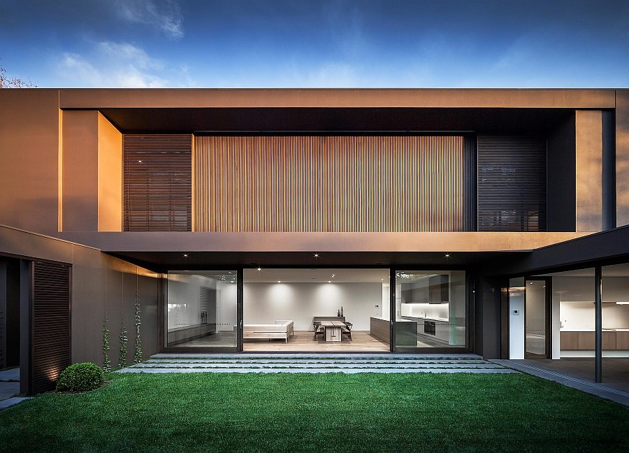 Different sections of the house open up towards the inner courtyard