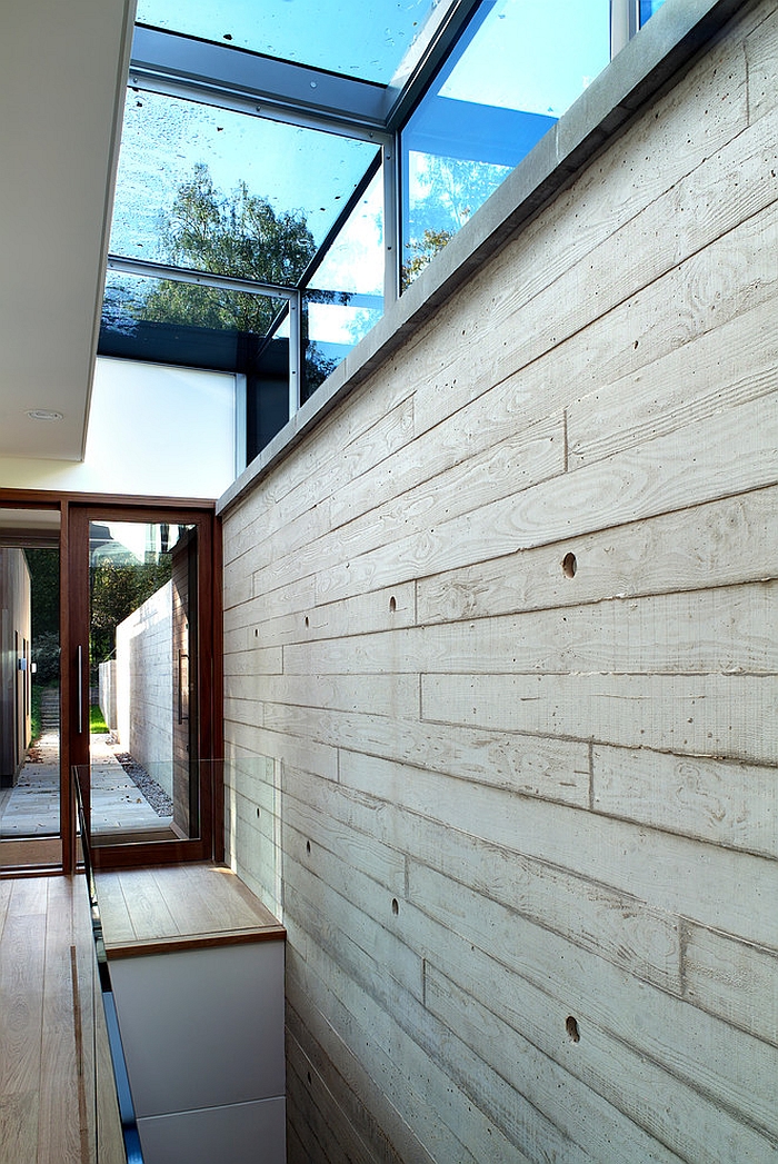 Douglas fir adds texture to the modern entry