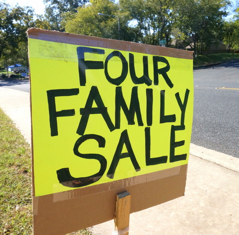 Garage sale signage is key