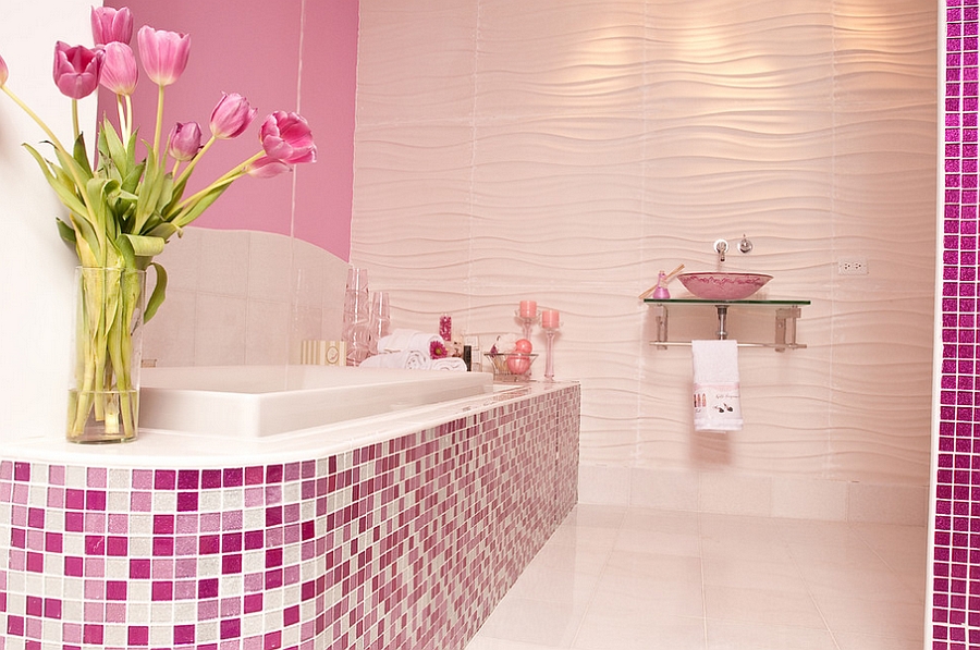 Girly modern bath that is all abour purple and pink