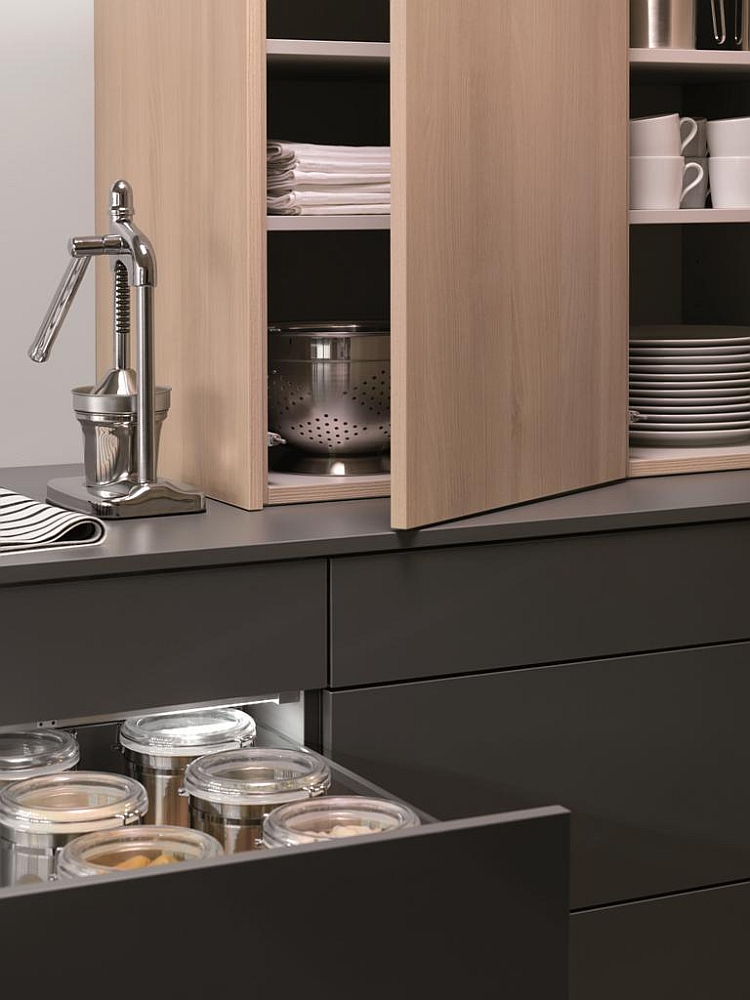 Handle-less doors and pull out drawers for the modern kitchen