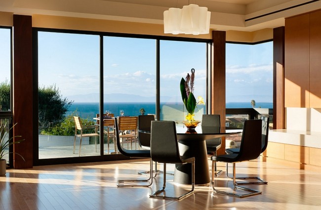 20 Dashing Dining Rooms With A Scenic Ocean View | Decoist