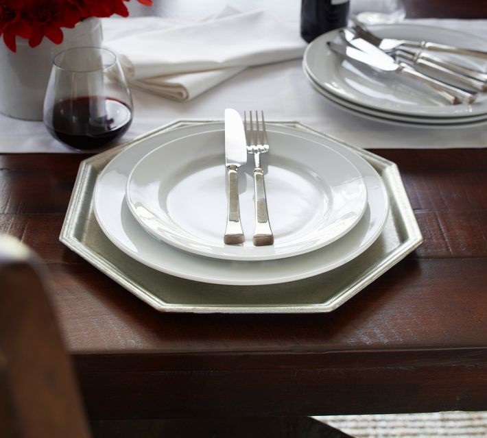 Octagonal chargers embellish a table setting