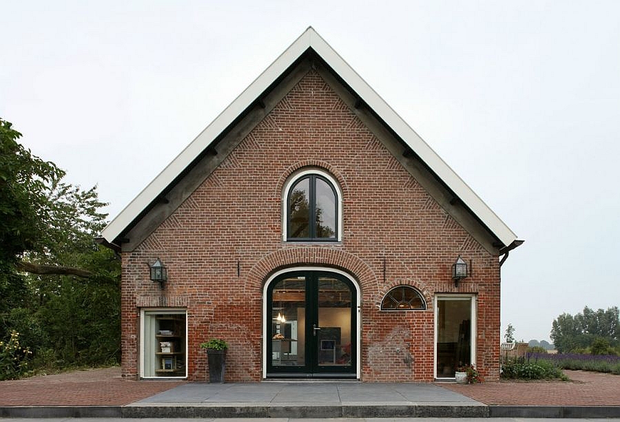 Old barn facade of the House G