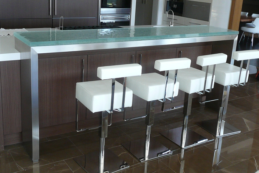 Raised bar countertop with steel substrate in the modern kitchen