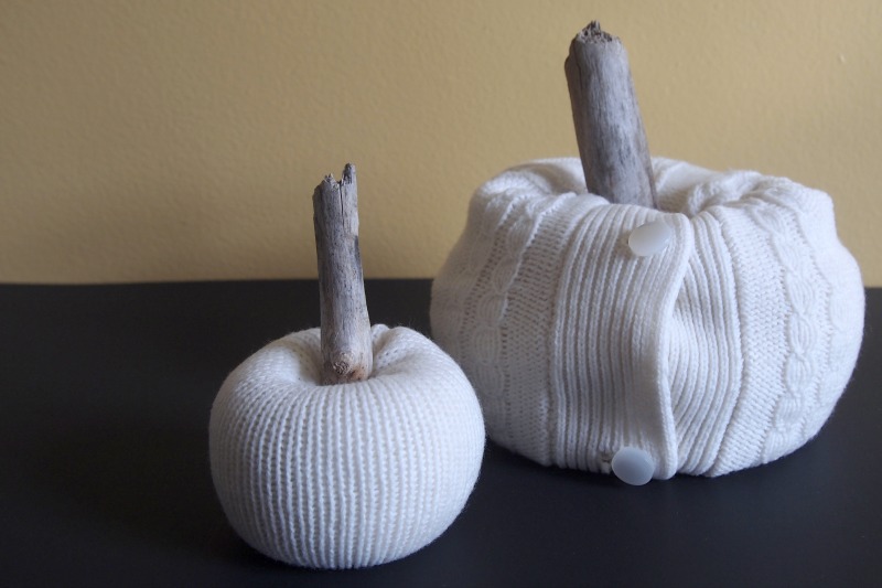 Smart DIY Halloween Sweater pumpkin idea