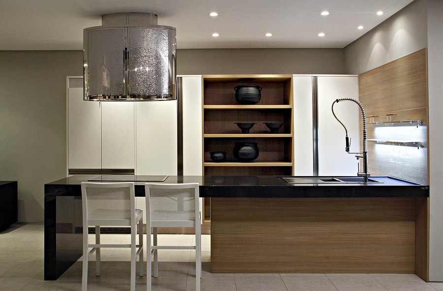 Smart black pots add to the appeal of the kitchen