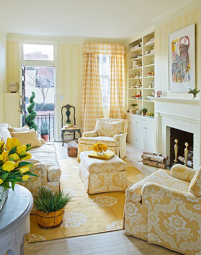 Traditional living room with gentle yellow stripes [Design: Mary Douglas Drysdale]