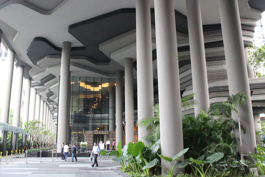 bernard lee woha, green architecture, Green Hotels, hotel architecture, Park Royal Hotel Singapore, Park Royal on Pickering, singapore architecture, Solar Power, solar-powered hotel Singapore, vertical garden Singapore, vertical park, Vertical Parks, woha architects, park royal hotel, inspiring rooms, interior design inspiration