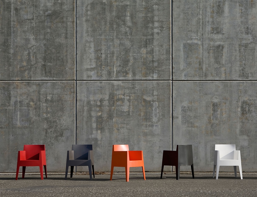 Abstract and minimal outdoor chair collection