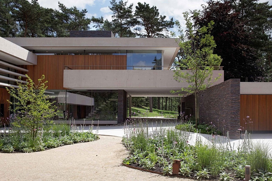 Beautiful exterior of the villa and a curated courtyard