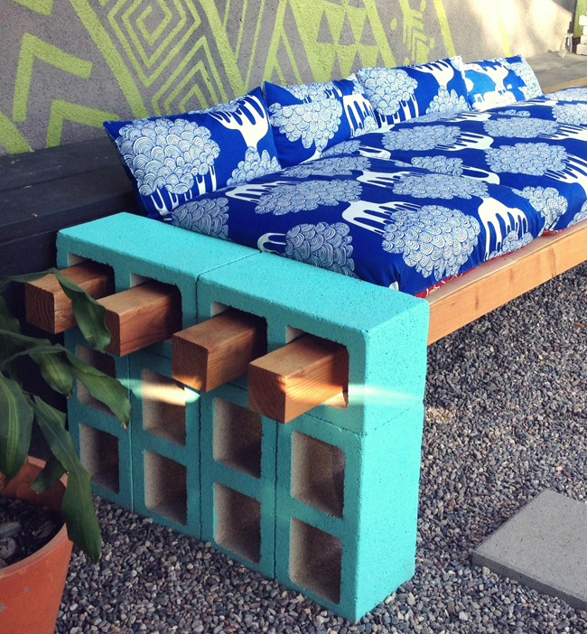 DIY Cinderblock Bench After