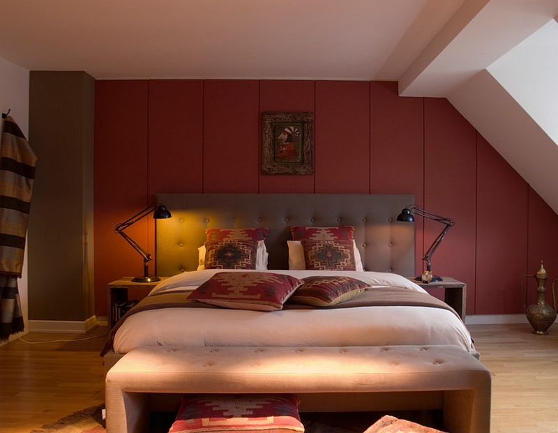 Bedroom w/ dark red walls, terracotta decor  Bedroom interior, Burgundy  bedroom, Bedroom red