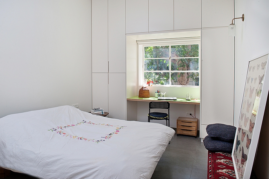 Elegant master bedroom in white