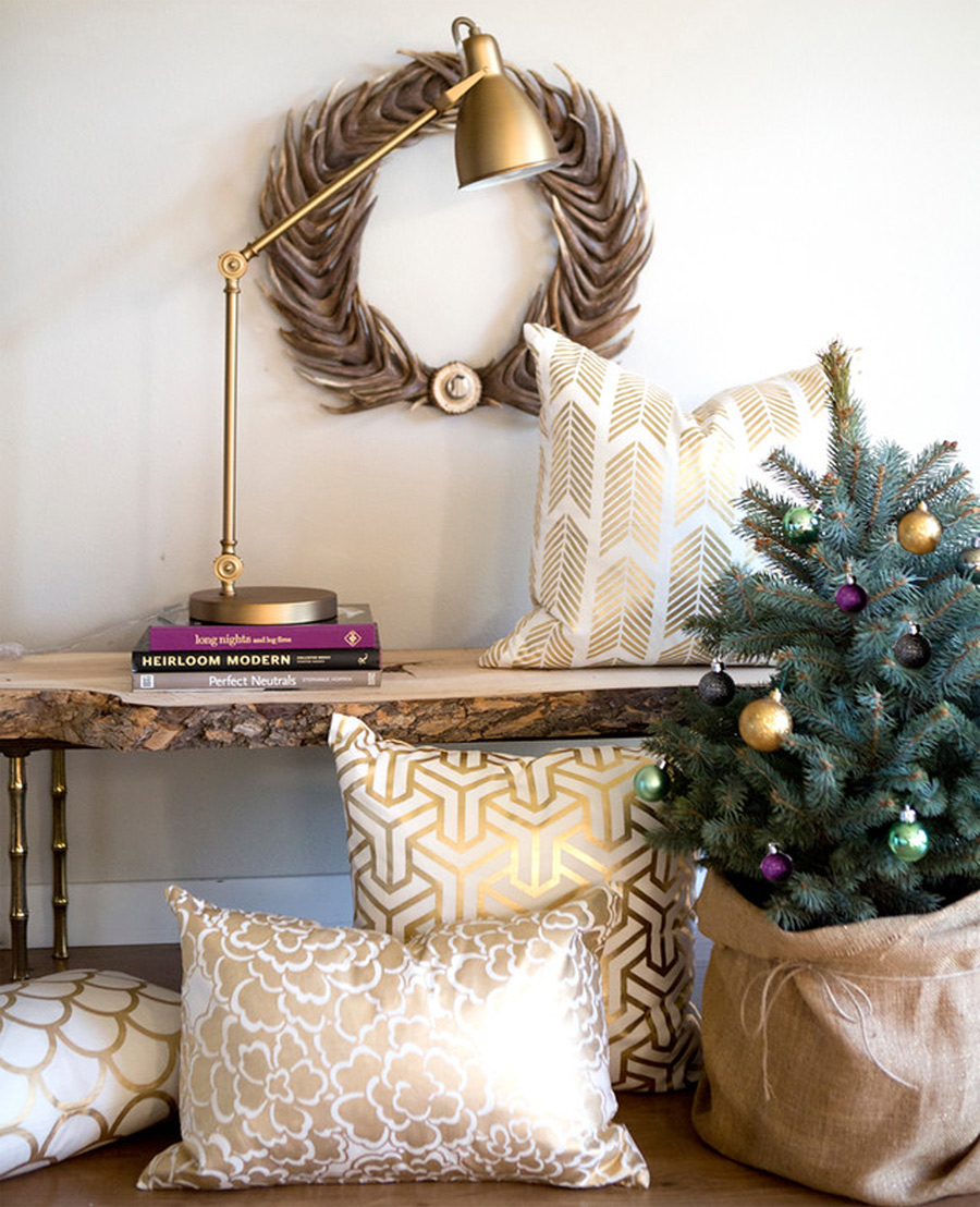 Gold accent deals decor