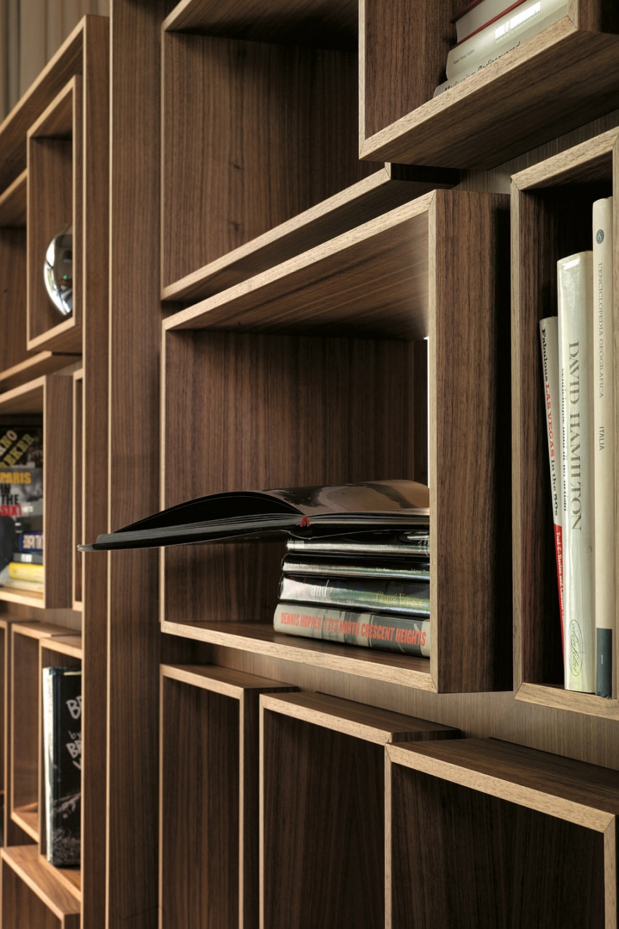 Gorgeous use of wood to shape the stylish bookshelf