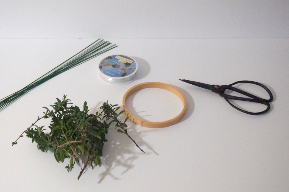 How to make a herb wreath