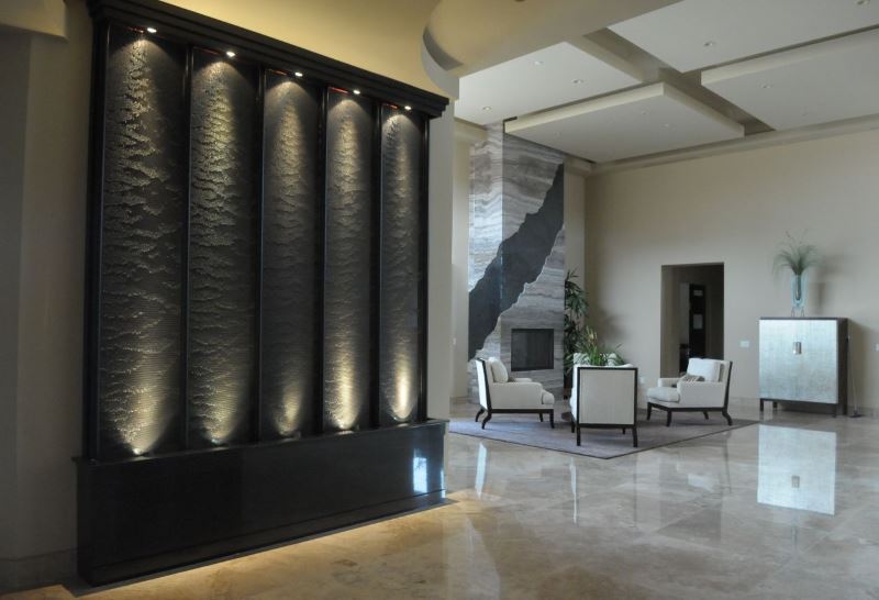 Indoor Water Wall With Dramatic Flair 