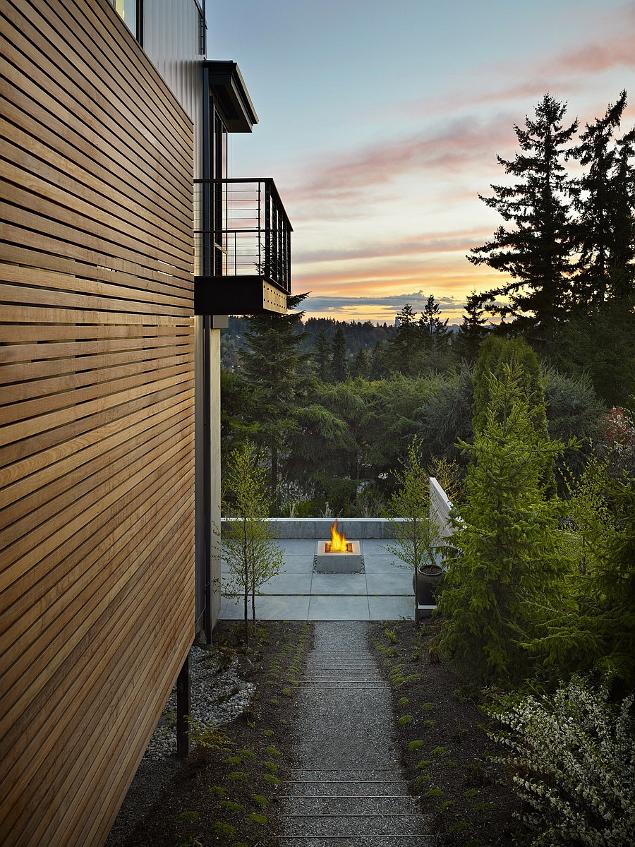 Ipe wood wall gives the exterior gorgeous aesthetics