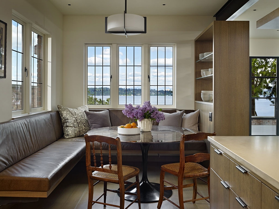 Making use of corner space with a smart banquette