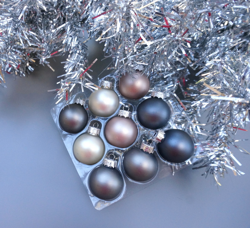 Metallic Christmas ball ornaments