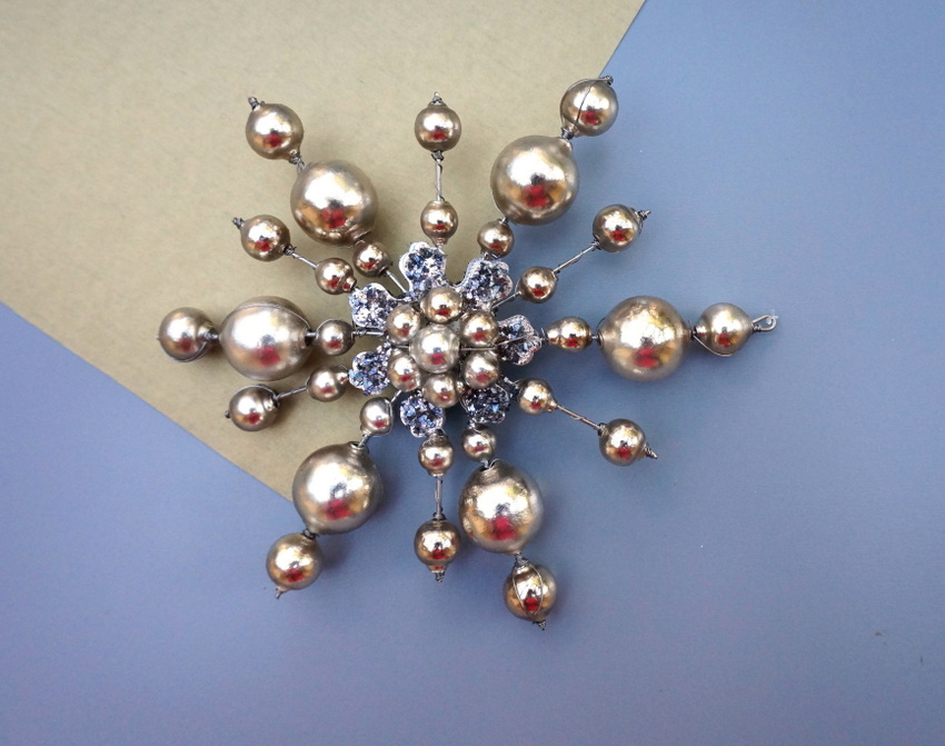 Metallic star for the top of the Christmas tree