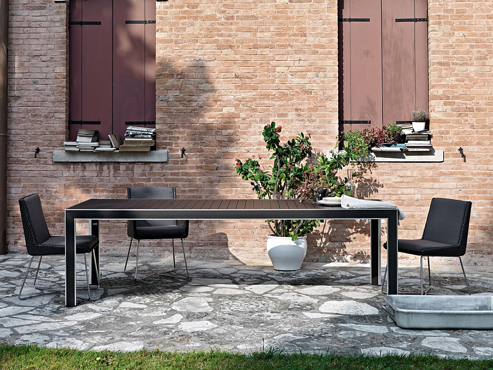 Pair the beautiful Avalon chairs with the outdoor dining table